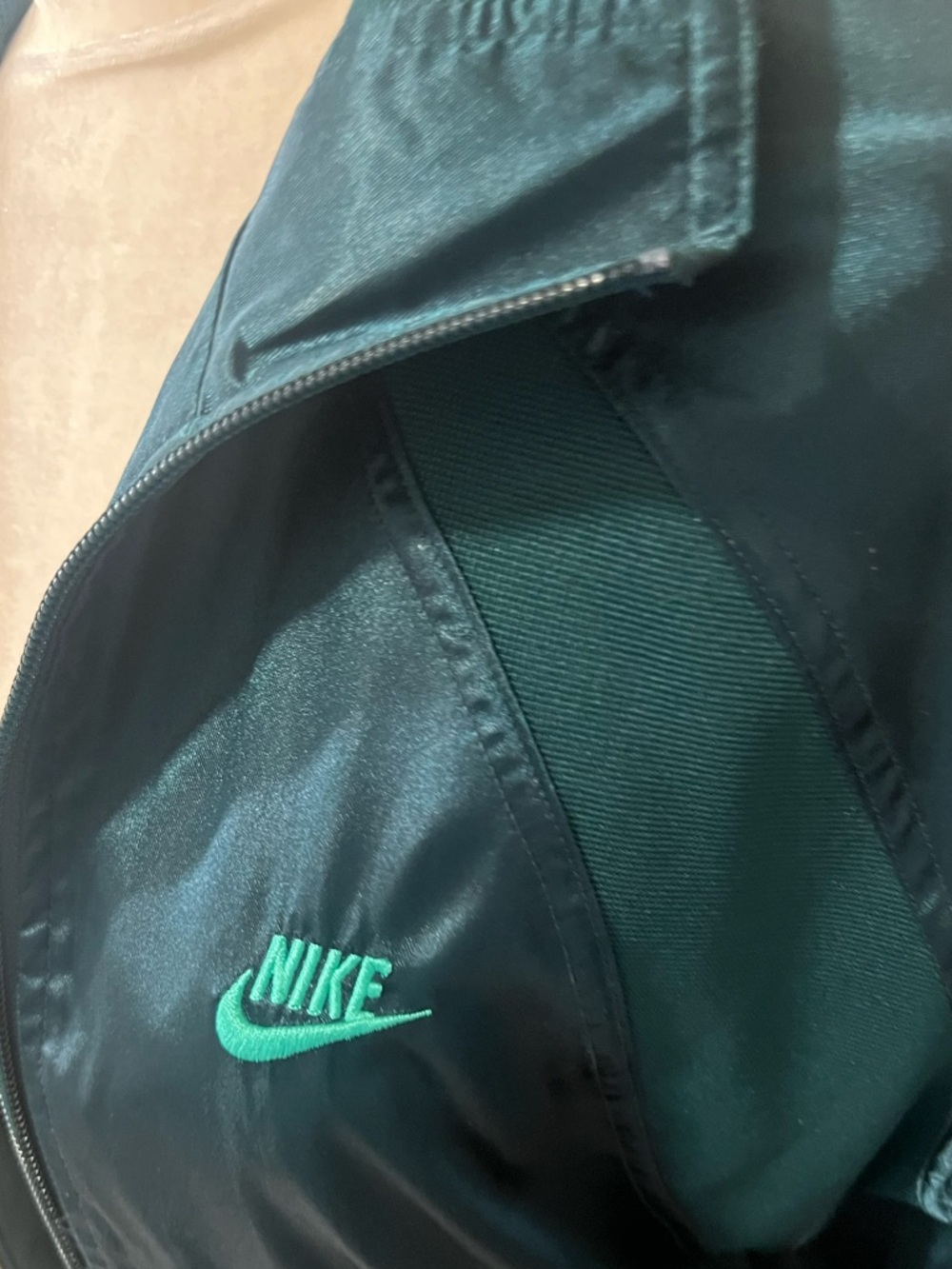 Nike jacket - Picture 3 of 5